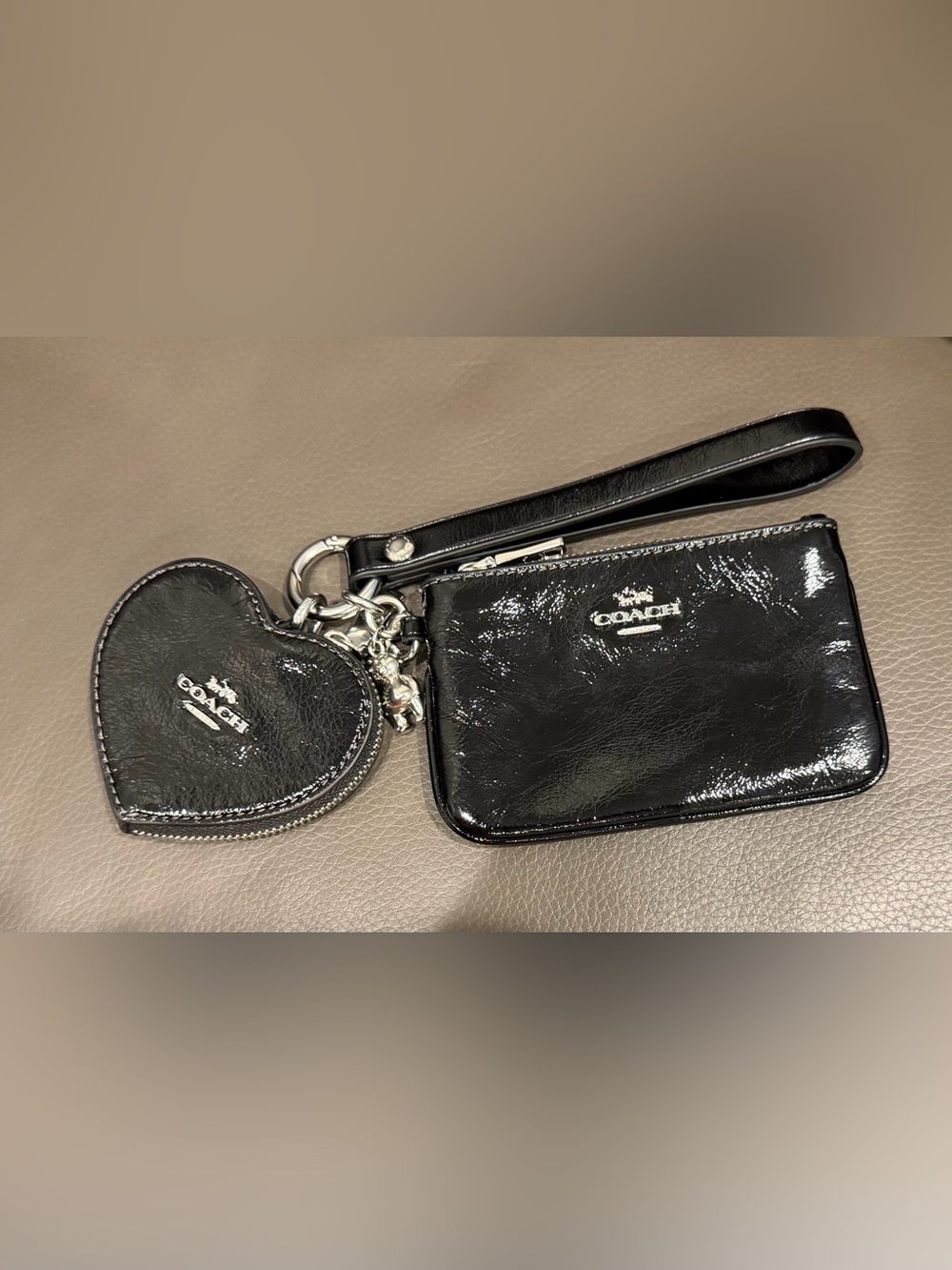 COACH‎ WRISTLET AND HEART POUCH WITH CHARM